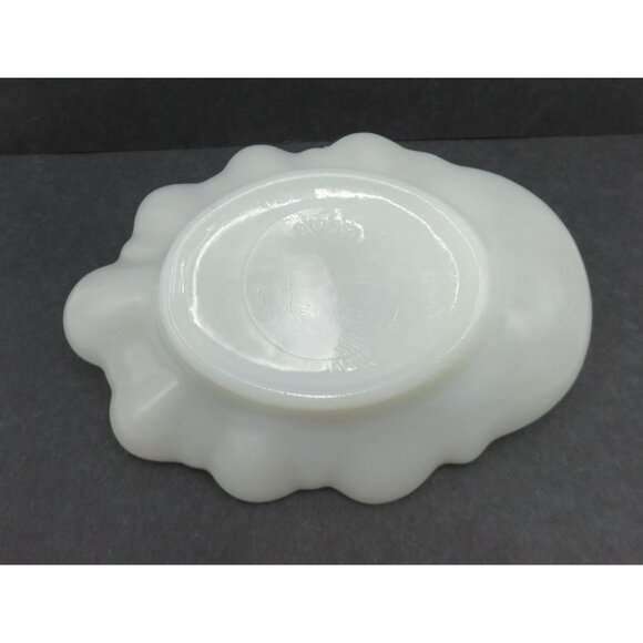 AVON Milk Glass CHERUB Shell Soap Dish Decorative Accent - Picture 7 of 10